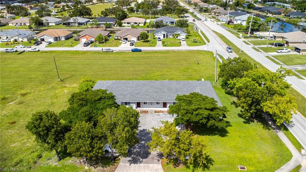 717 SE 8th ST CAPE CORAL, FL 33990