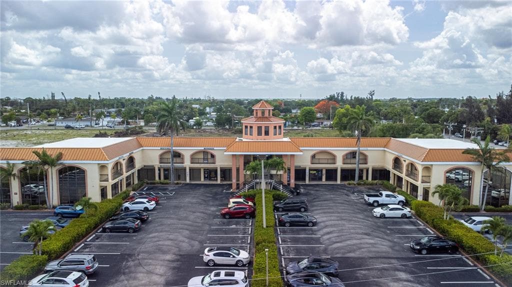 3049 Cleveland AVE FORT MYERS, FL 33901
