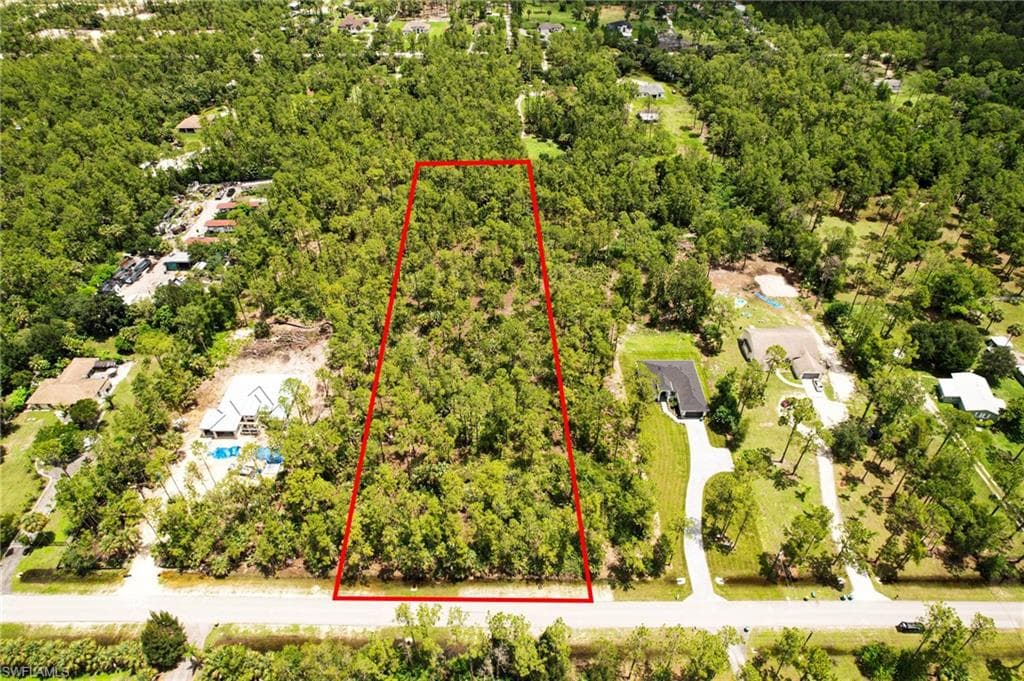 6 AVE NE NAPLES, FL 34120
