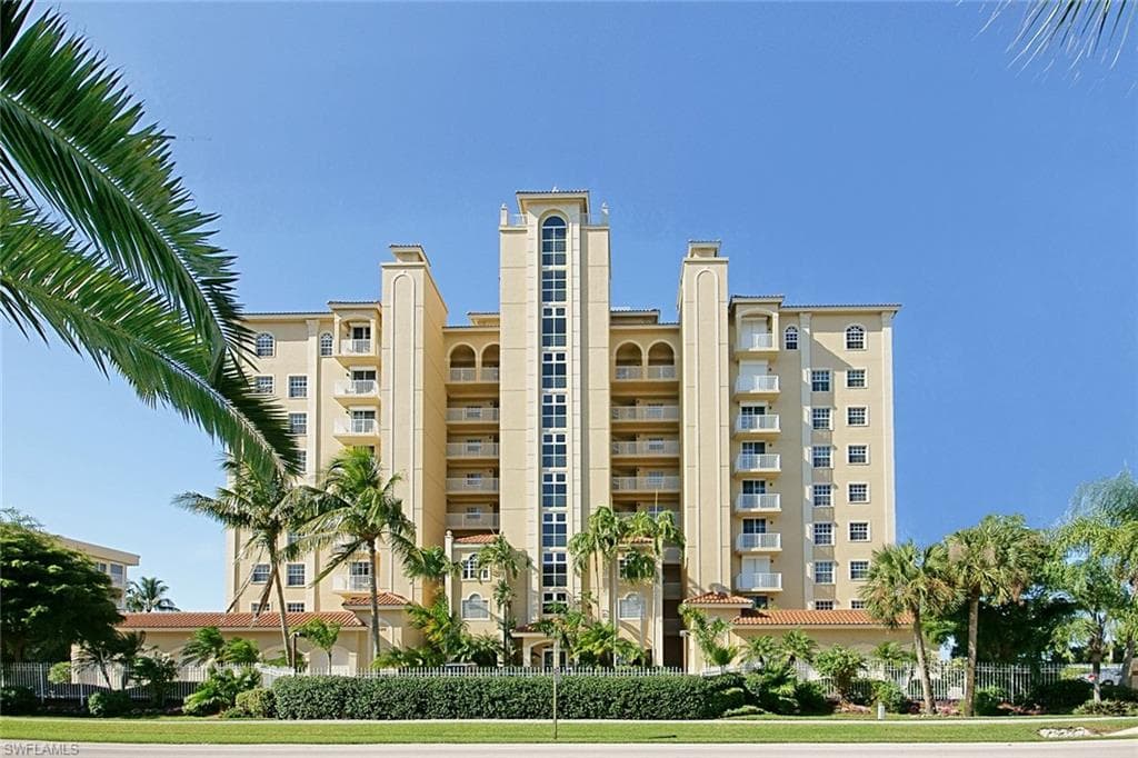 9577 Gulf Shore DR 601 NAPLES, FL 34108