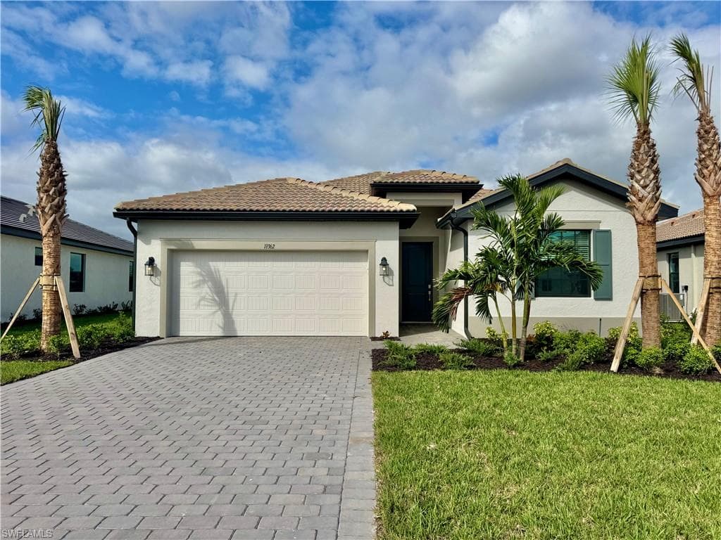 19362 Hinkley ESTERO, FL 33967