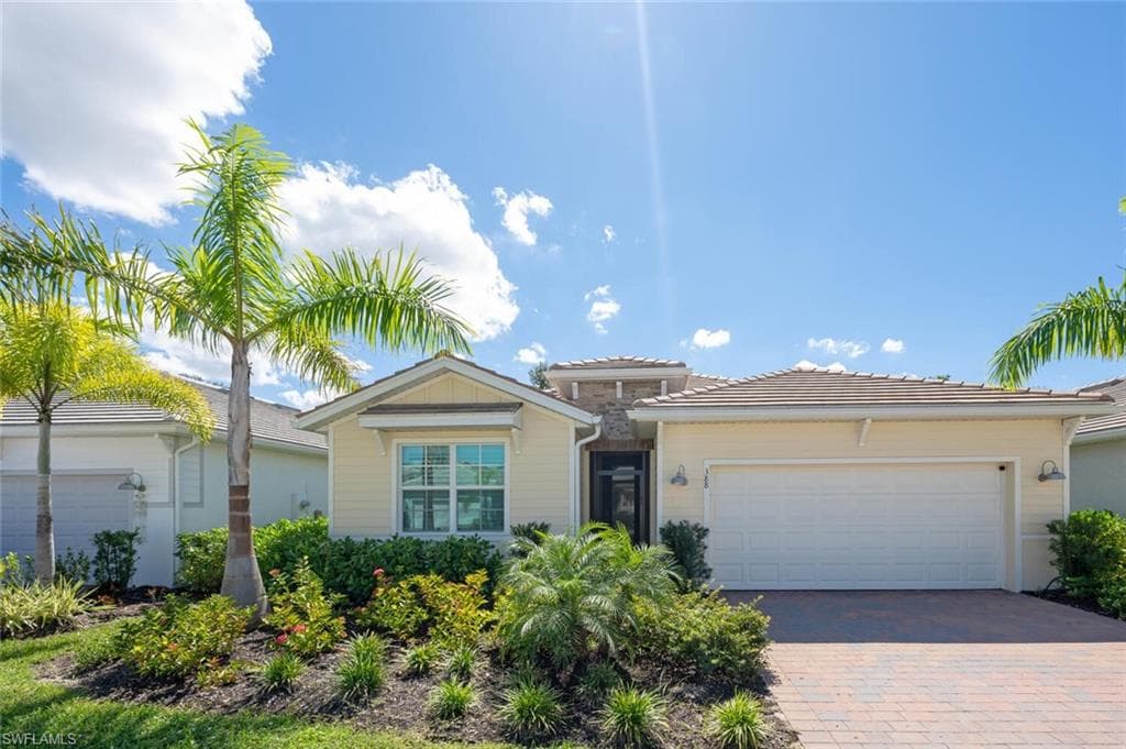 388 GRACE BAY LN NAPLES, FL 34114