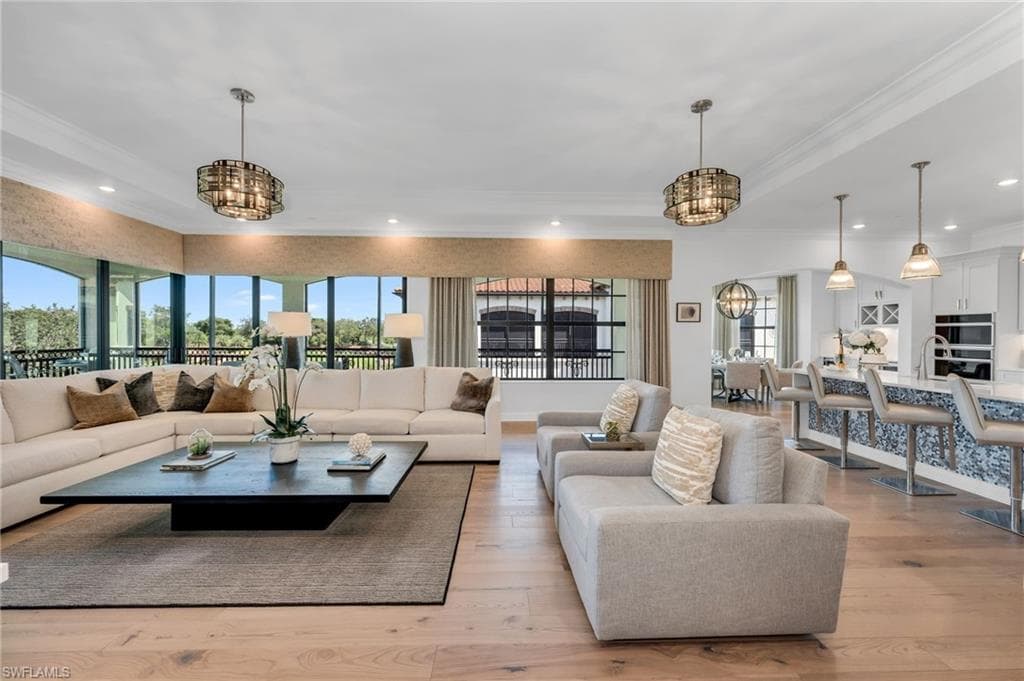16355 Viansa WAY 302 NAPLES, FL 34110