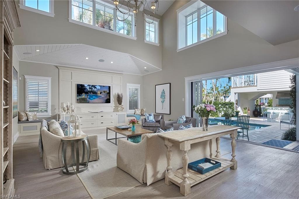 231 11th AVE S NAPLES, FL 34102