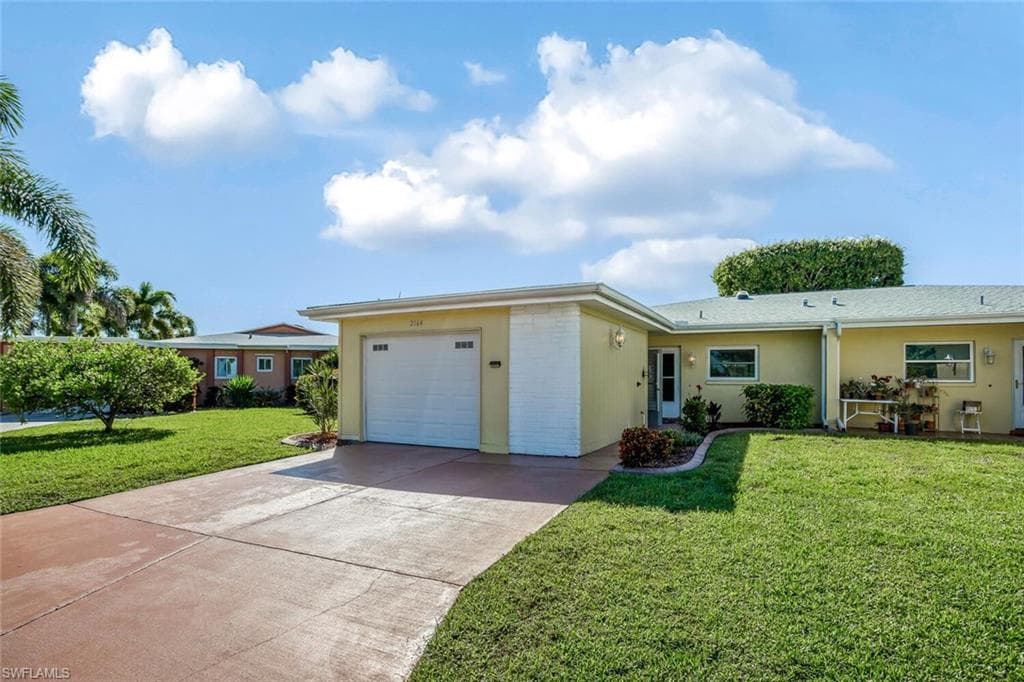 2164 Leisure LN FORT MYERS, FL 33907