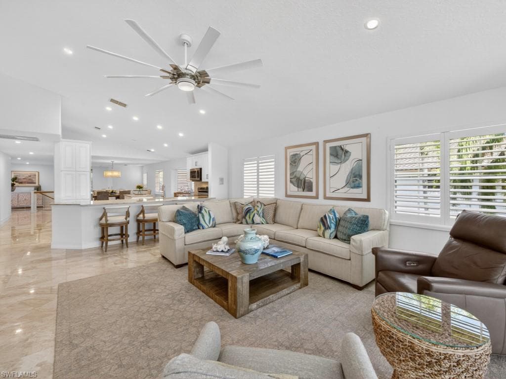 8212 Saratoga DR 103 NAPLES, FL 34113