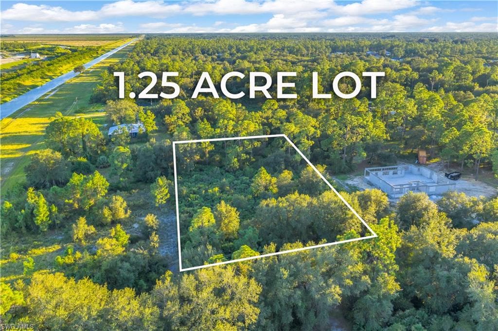 7547 22nd PL LABELLE, FL 33935
