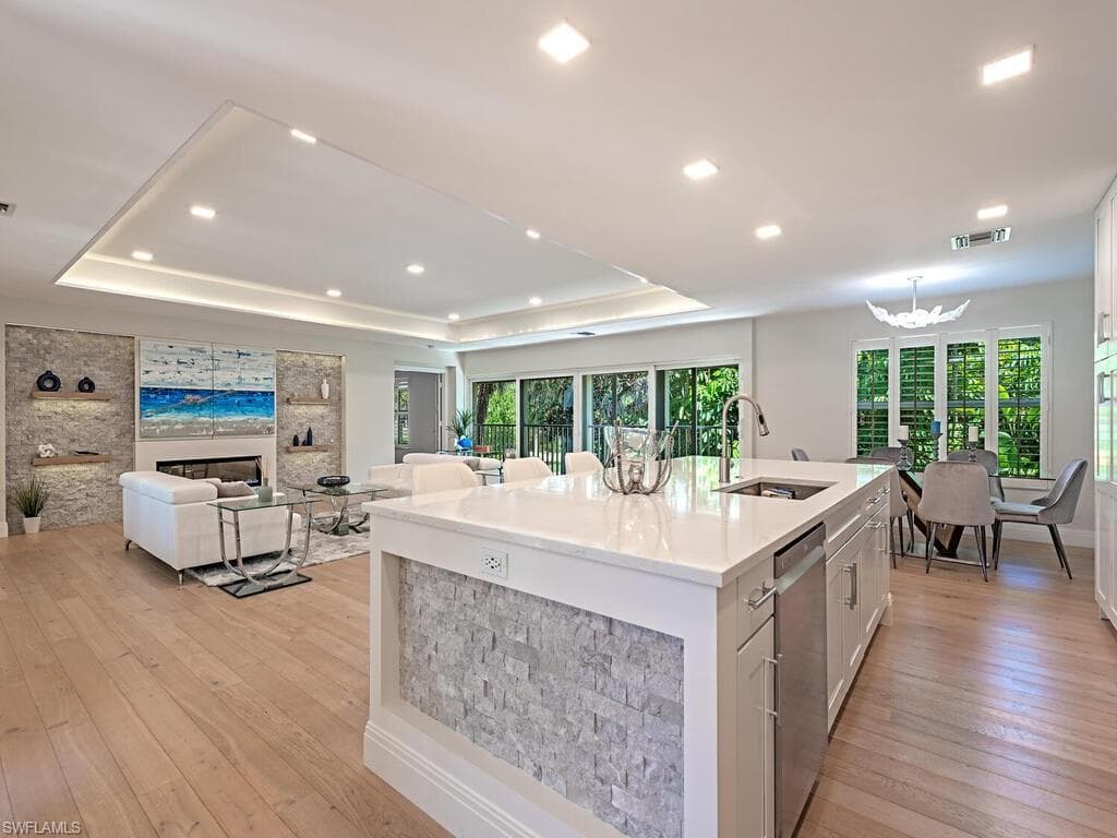 1100 3rd ST S 202 NAPLES, FL 34102