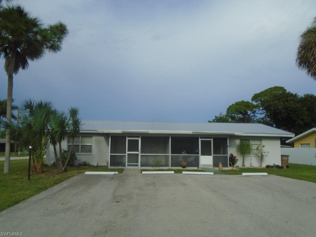 4926 York ST CAPE CORAL, FL 33904