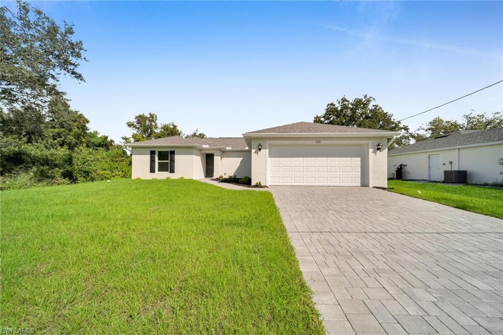 3010 11th ST SW LEHIGH ACRES, FL 33976