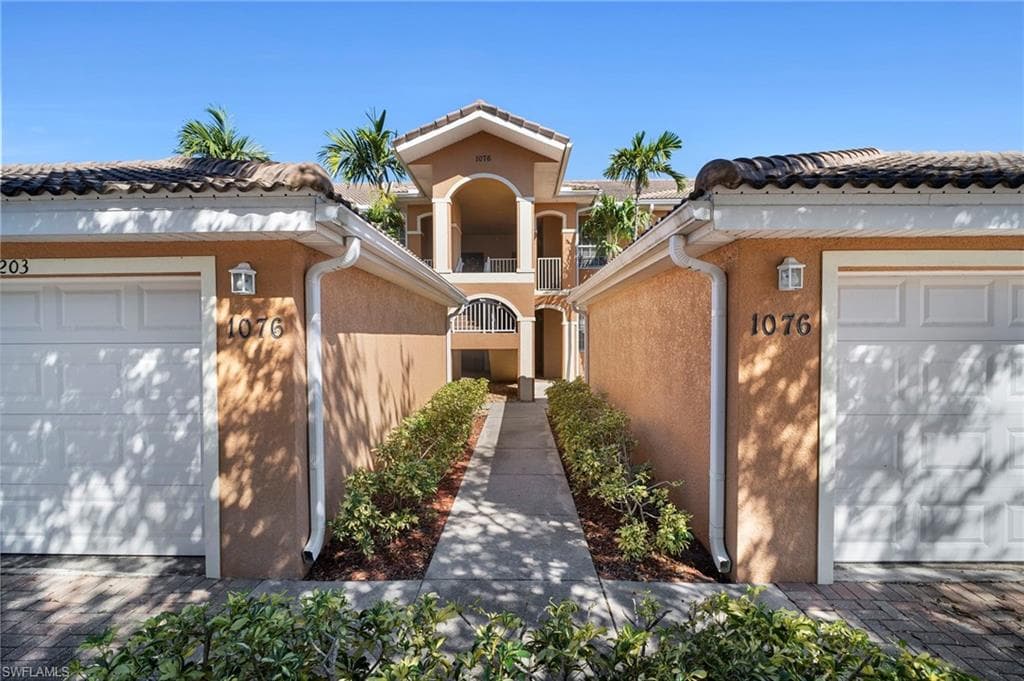 1076 Winding Pines CIR 202 CAPE CORAL, FL 33909