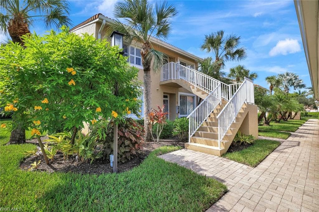 2370 Magnolia AVE 6802 NAPLES, FL 34112