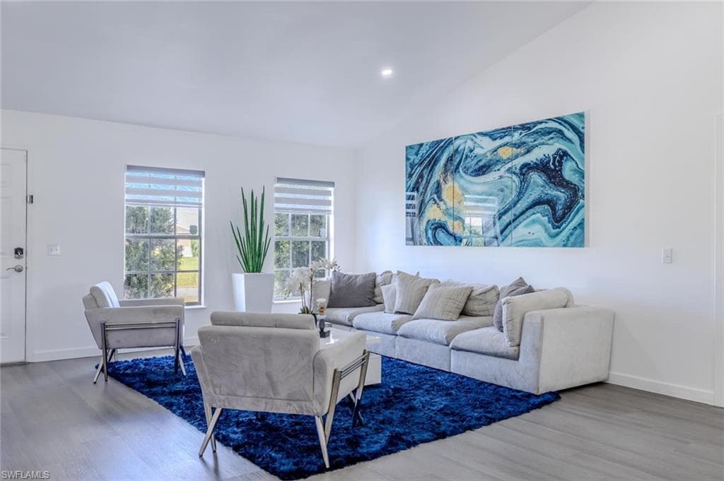 326 10th TER CAPE CORAL, FL 33909