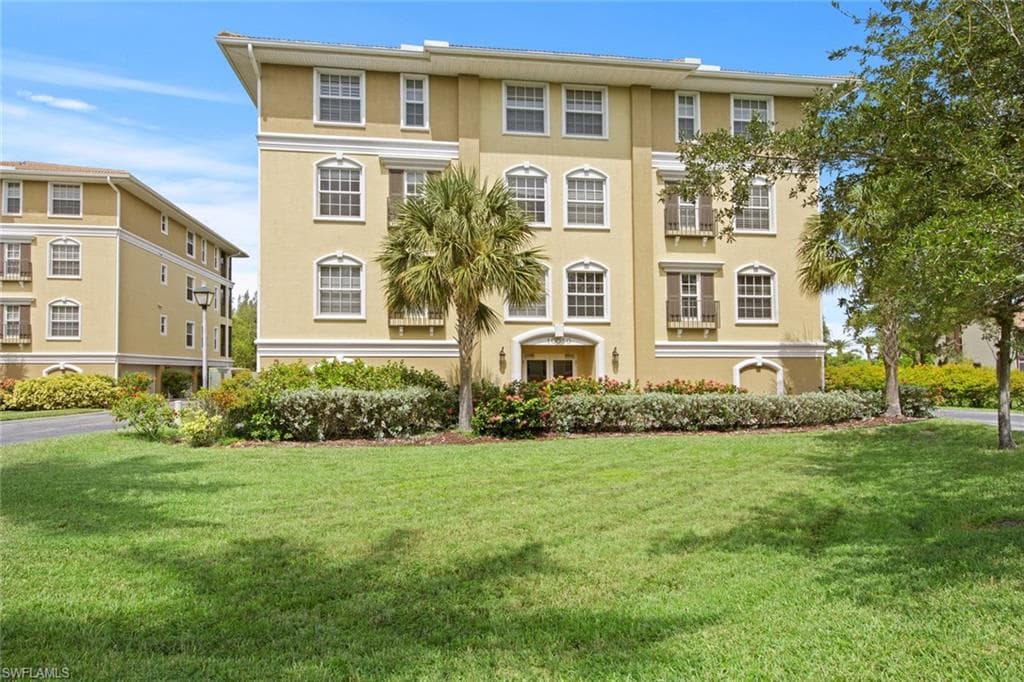 10050 Lake Cove DR 202 FORT MYERS, FL 33908