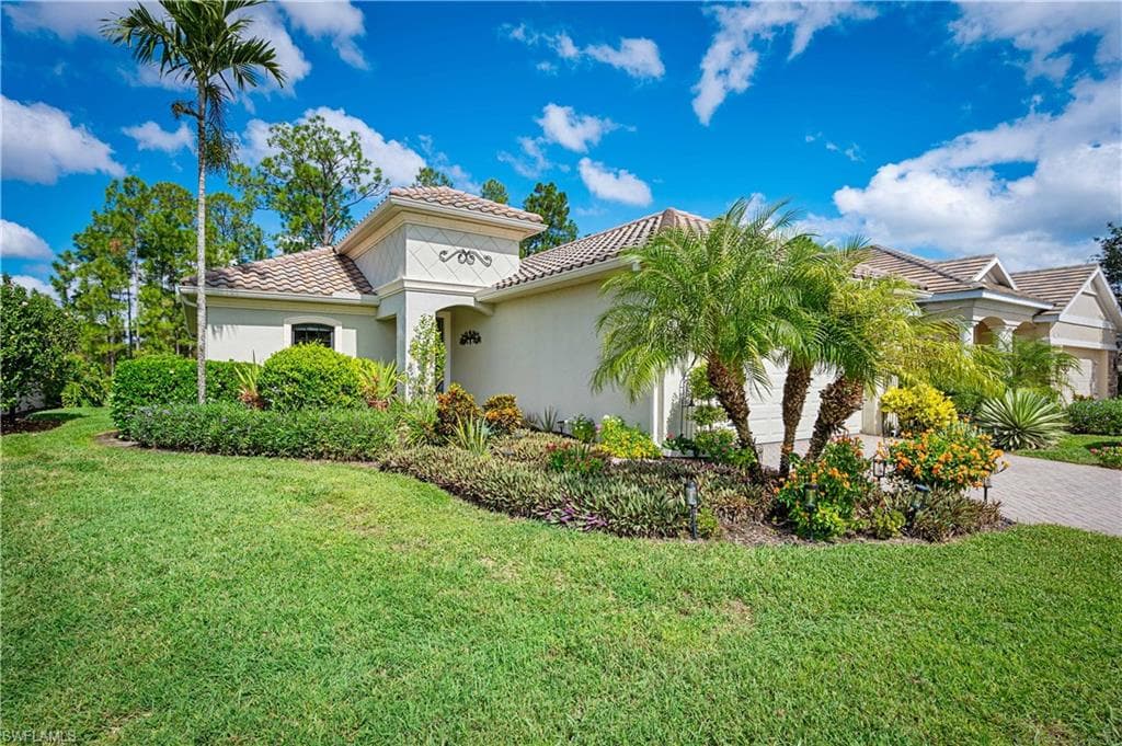 3585 Canopy CIR NAPLES, FL 34120
