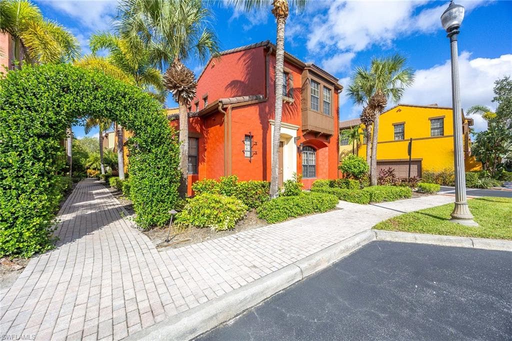 8953 Malibu ST 402 NAPLES, FL 34113