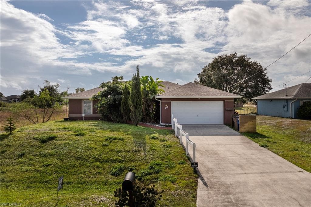 2613 39th ST SW LEHIGH ACRES, FL 33976