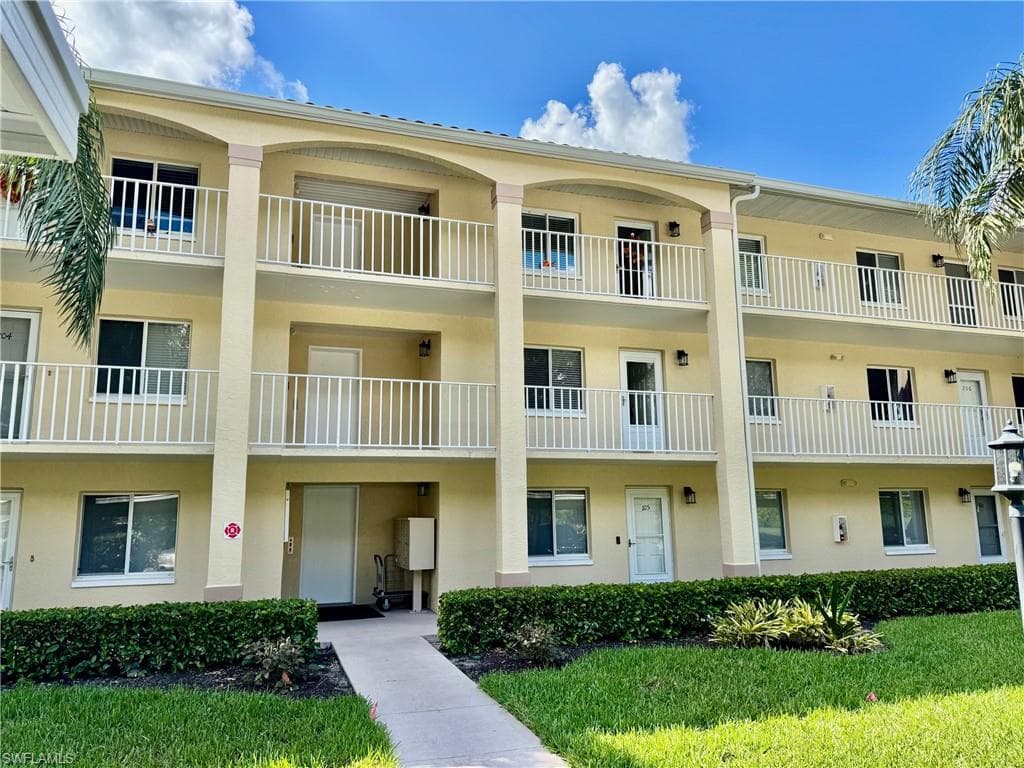 3695 Amberly CIR E305 NAPLES, FL 34112