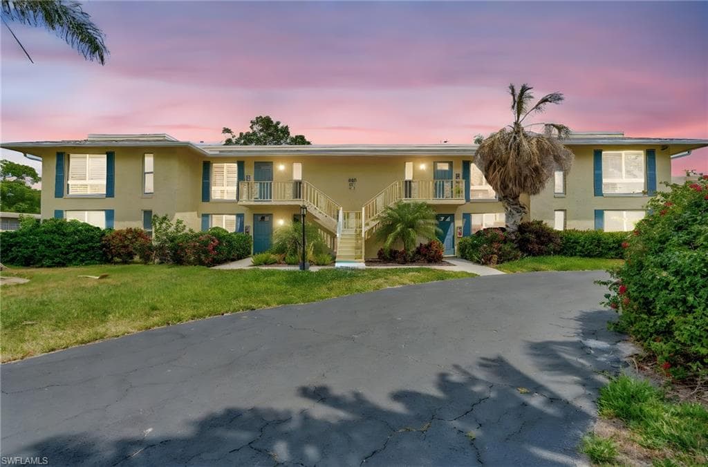 300 Palm DR 402 NAPLES, FL 34112