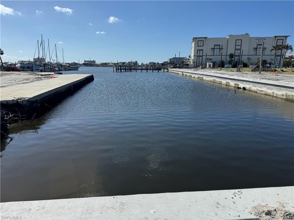 19281 #5 San Carlos BLVD FORT MYERS BEACH, FL 33931