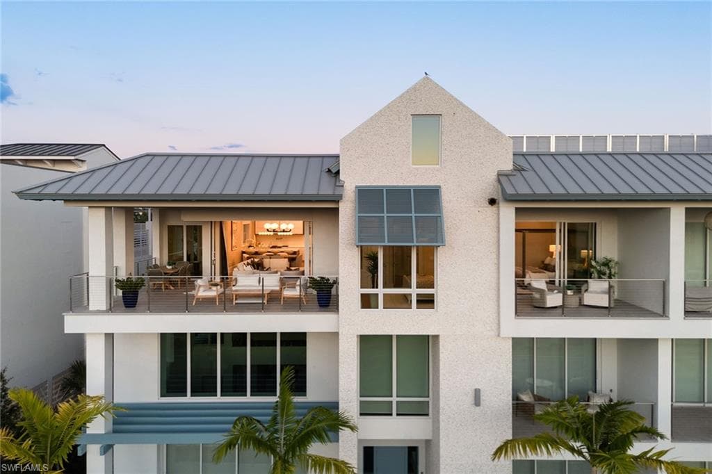 201 8th ST 301 NAPLES, FL 34102