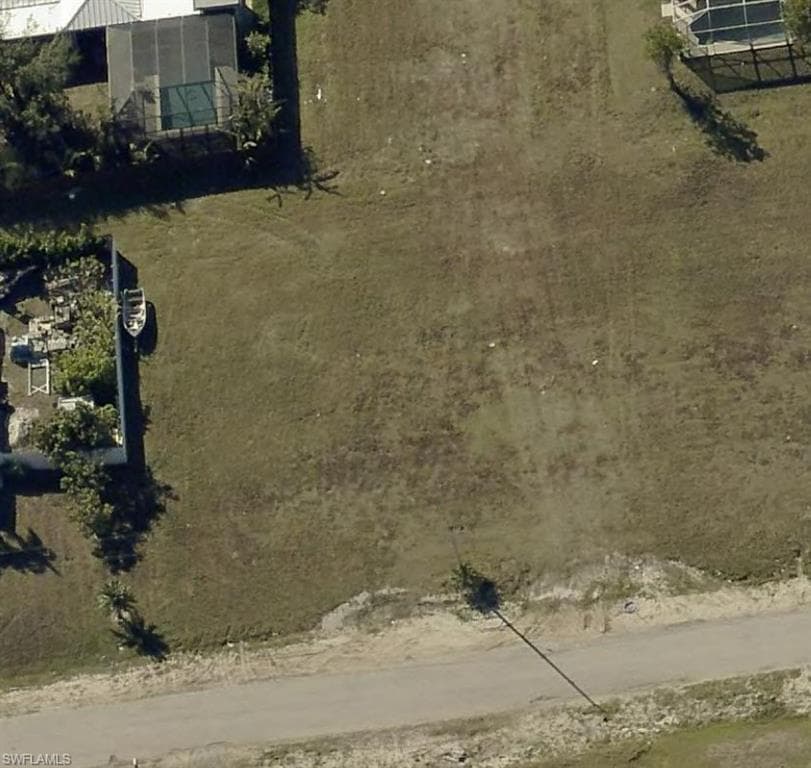 902 NE 16th TER CAPE CORAL, FL 33909