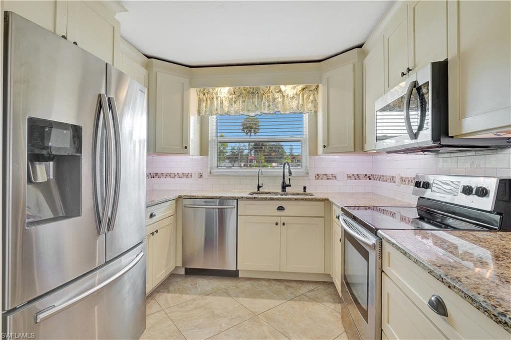 4372 27th CT SW 109 NAPLES, FL 34116