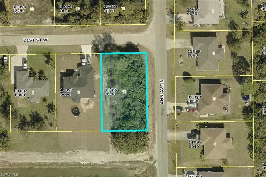 2501 21st ST W LEHIGH ACRES, FL 33971