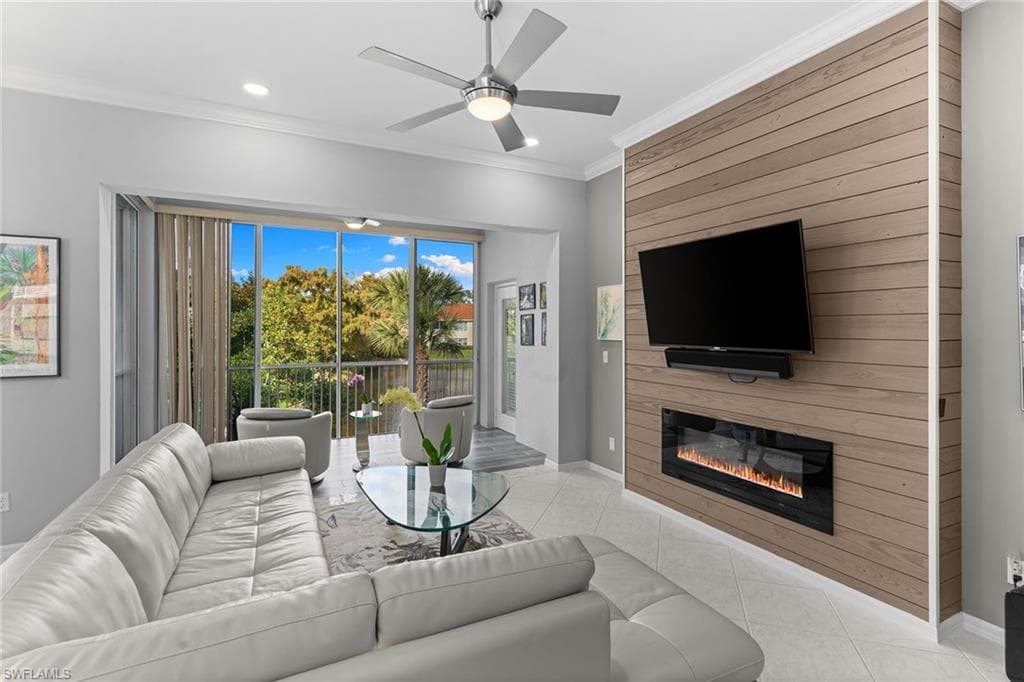 1190 Egrets Walk CIR 201 NAPLES, FL 34108