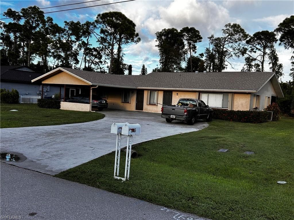 19061 / 19065 Tangerine RD FORT MYERS, FL 33967
