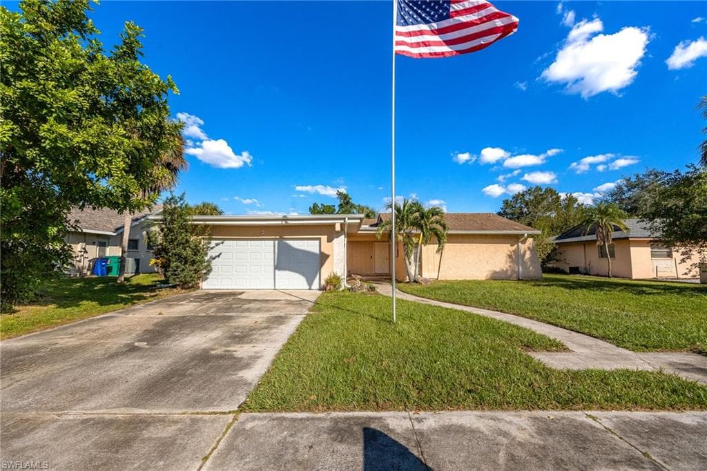6437 Adelphi CIR FORT MYERS, FL 33919
