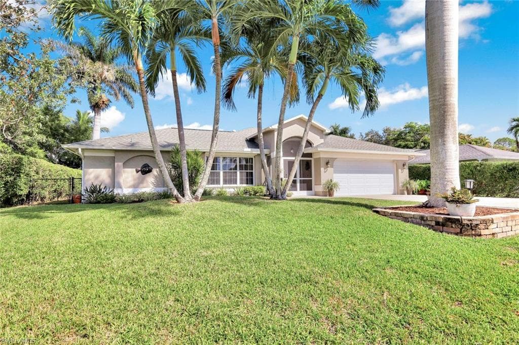 39 Mentor DR NAPLES, FL 34110