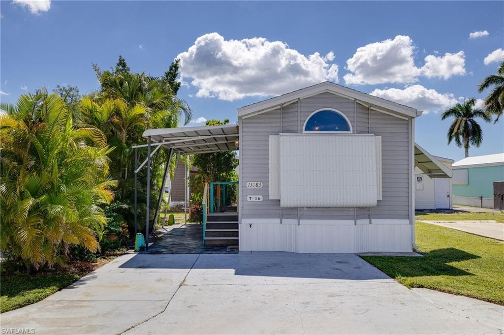 11083 Sunburst LN FORT MYERS, FL 33908