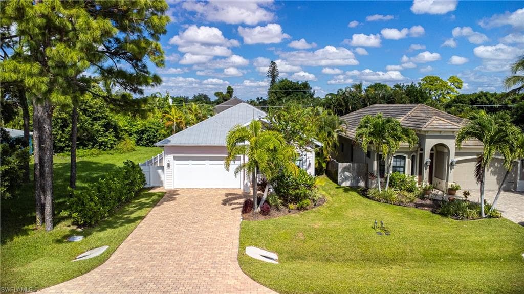 721 93rd AVE N NAPLES, FL 34108