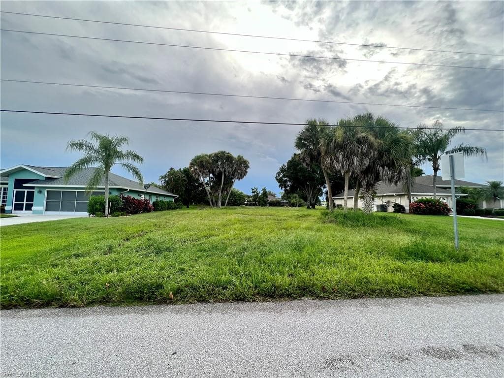 11 Sportsman RD ROTONDA WEST, FL 33947