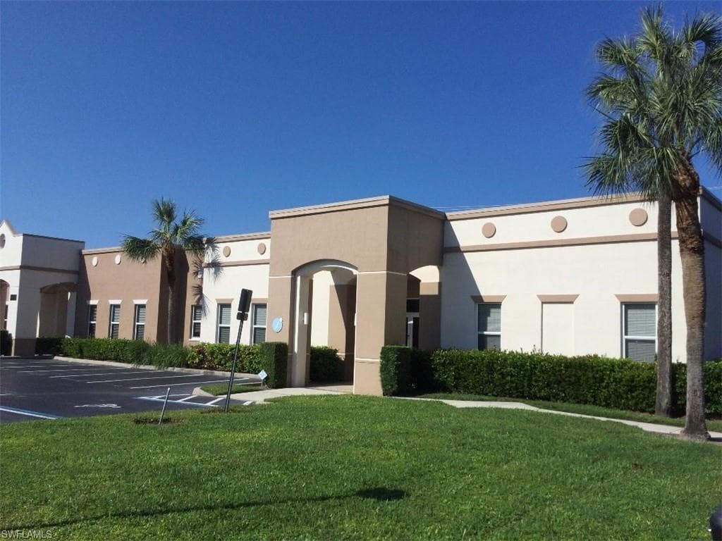 2675 Horseshoe DR 4-404 NAPLES, FL 34104