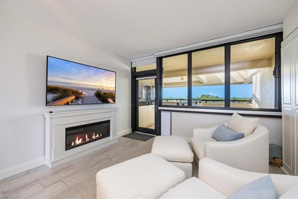 6300 Pelican Bay BLVD 404A NAPLES, FL 34108