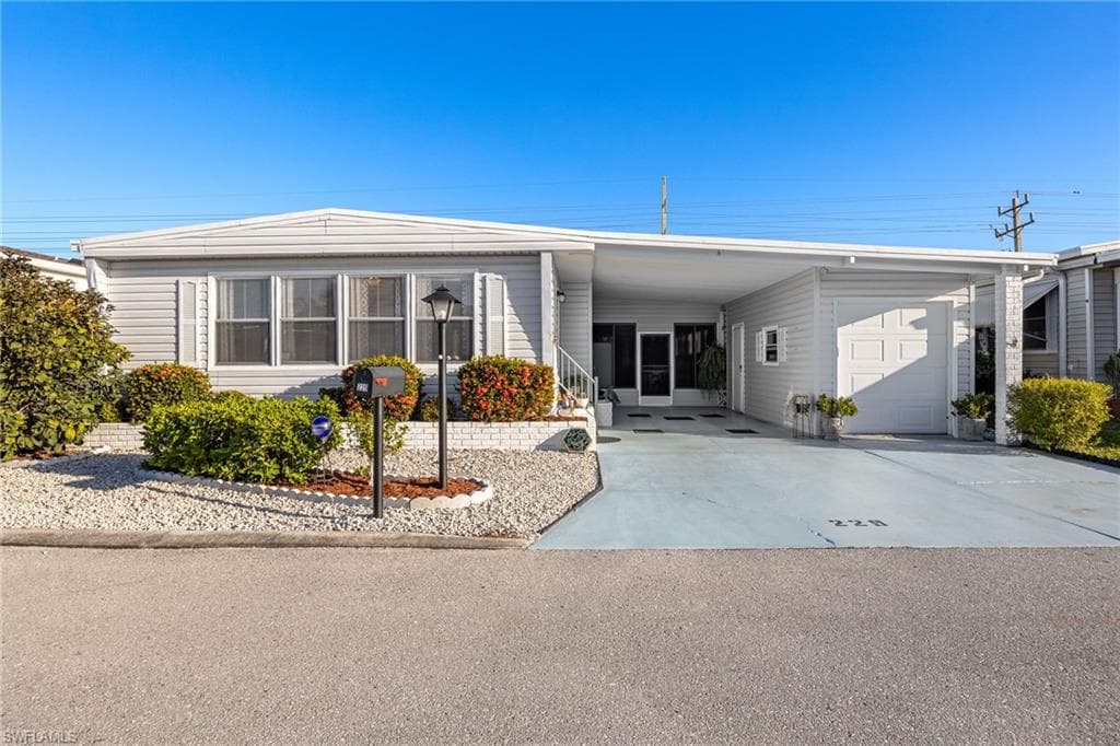 229 Trevino CT NORTH FORT MYERS, FL 33903
