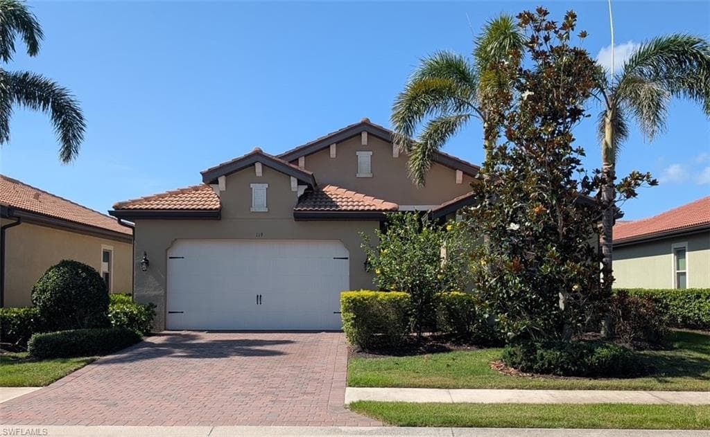 119 MARAVIYA BLVD NOKOMIS, FL 34275
