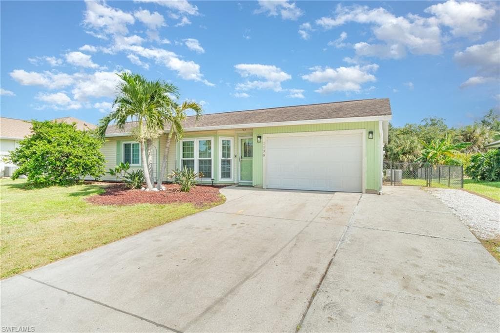 1130 Strasburg DR PORT CHARLOTTE, FL 33952