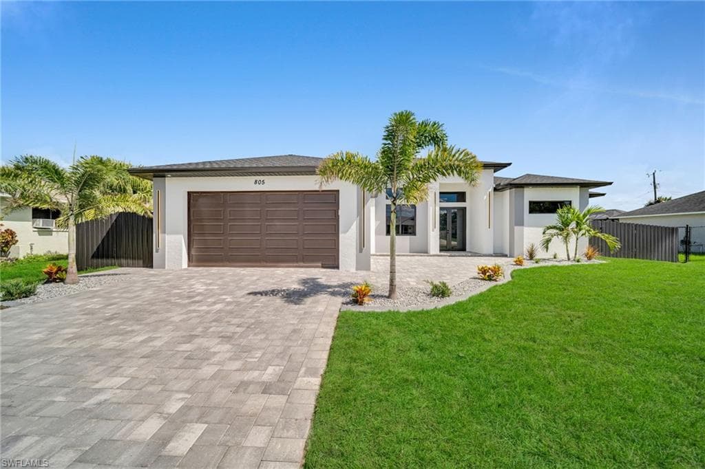 805 SW 10th PL CAPE CORAL, FL 33991