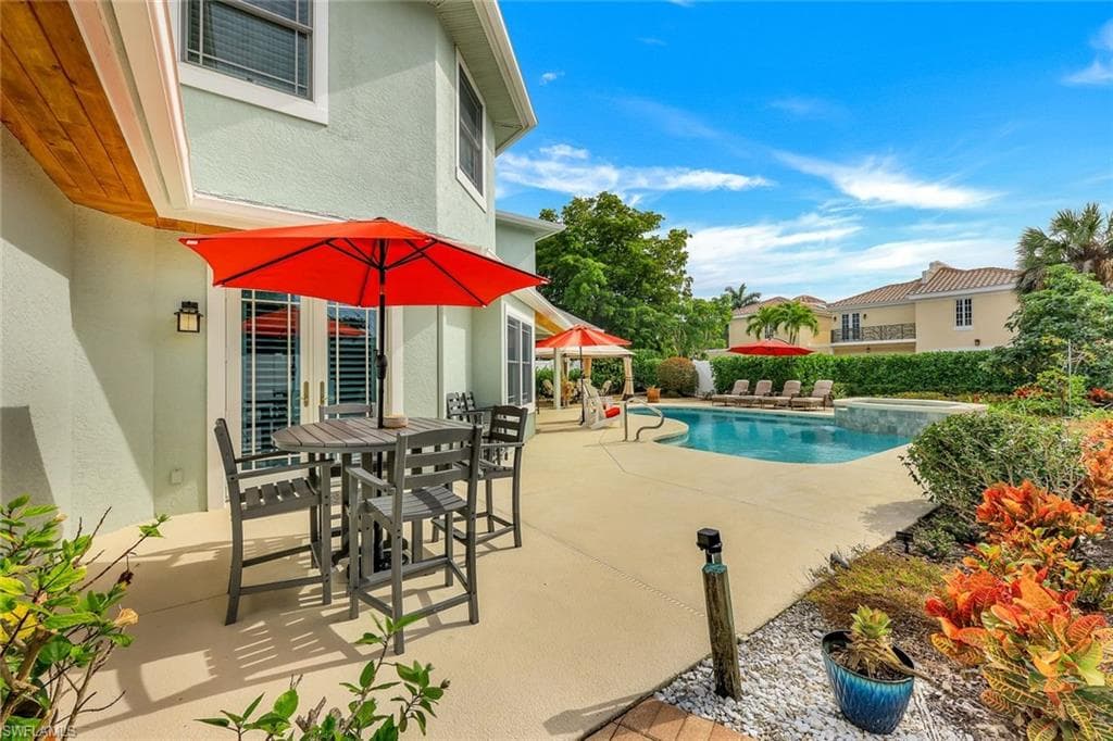 478 1st AVE S NAPLES, FL 34102