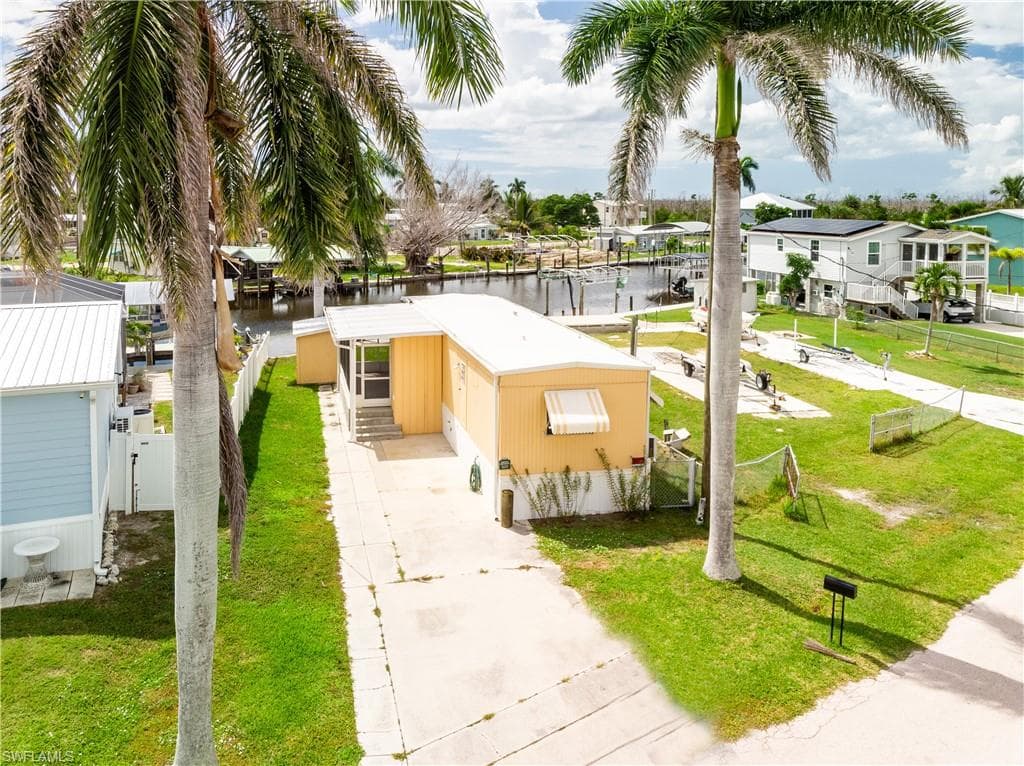 3851 Coconut DR ST. JAMES CITY, FL 33956