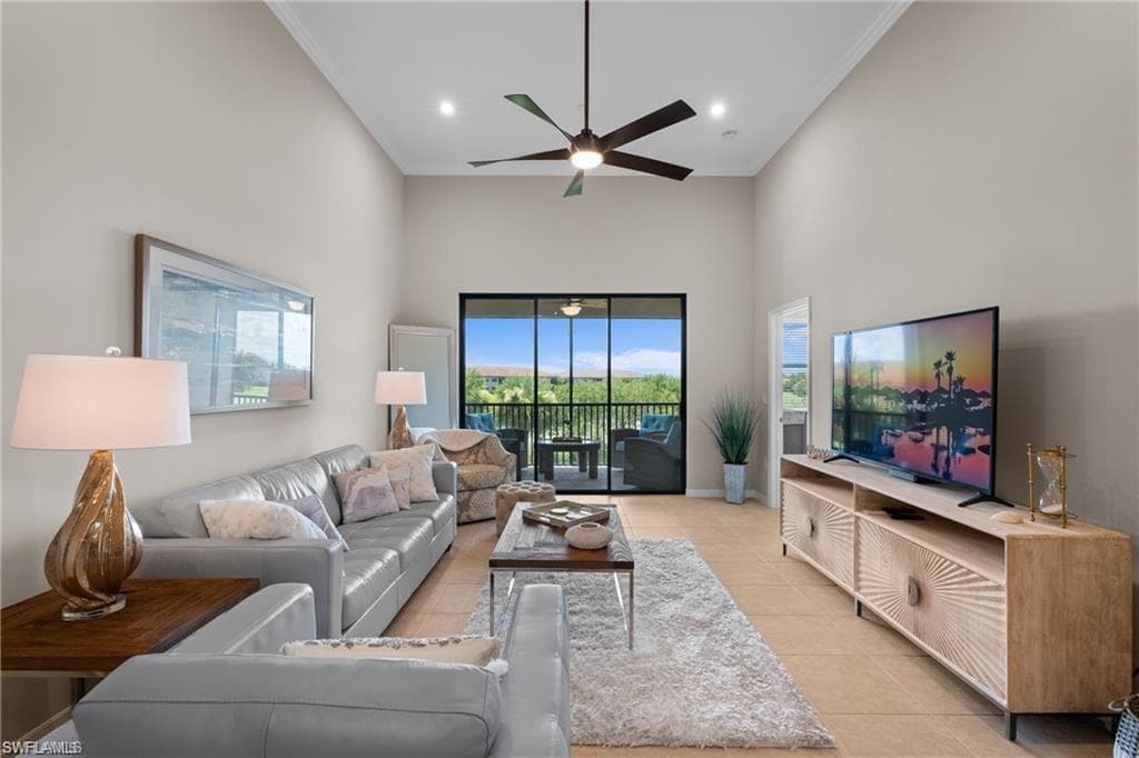9402 Pocida CT 204 NAPLES, FL 34119