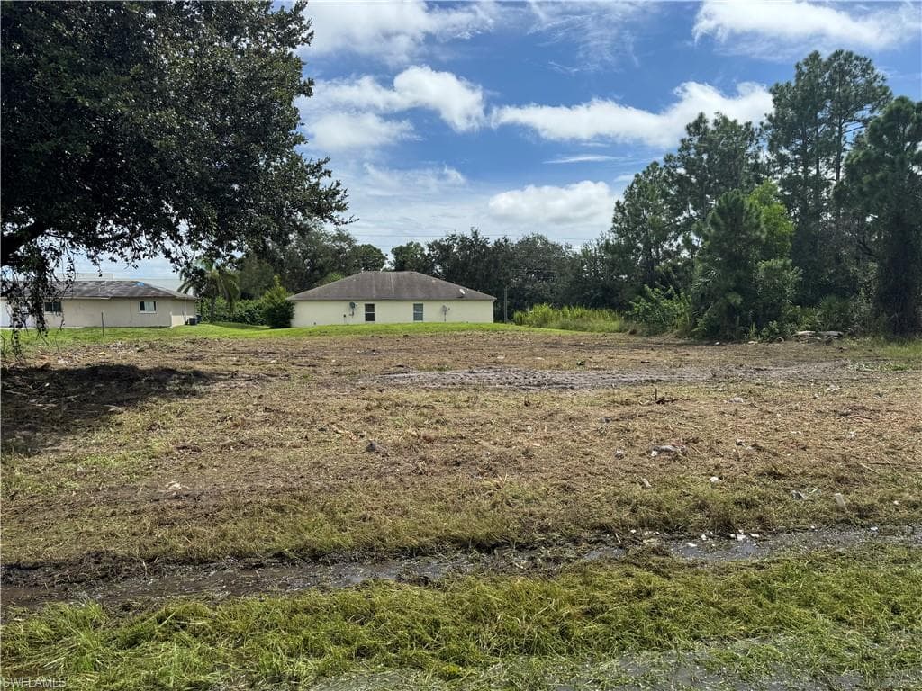 133-135 Gilbert AVE S LEHIGH ACRES, FL 33973