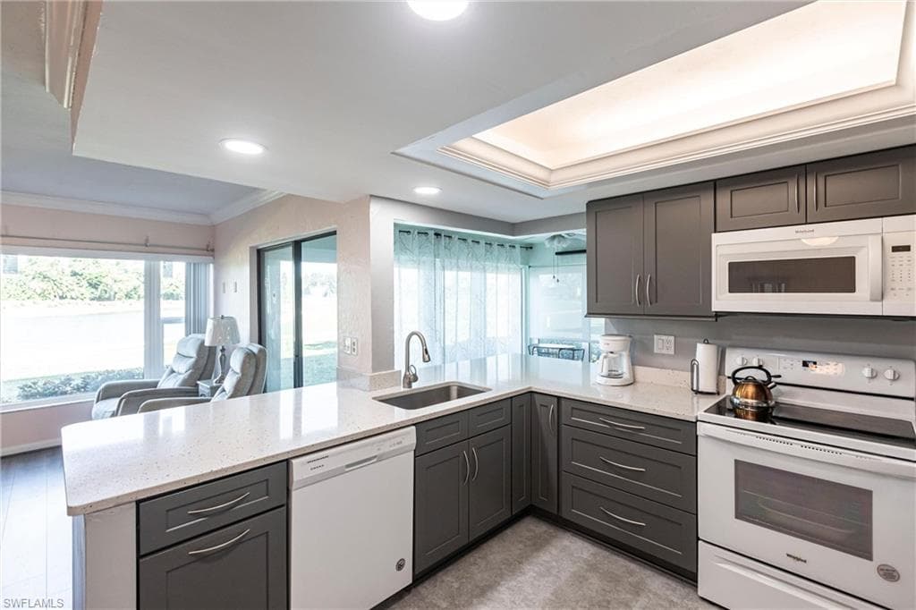 5565 Trailwinds DR 216 FORT MYERS, FL 33907