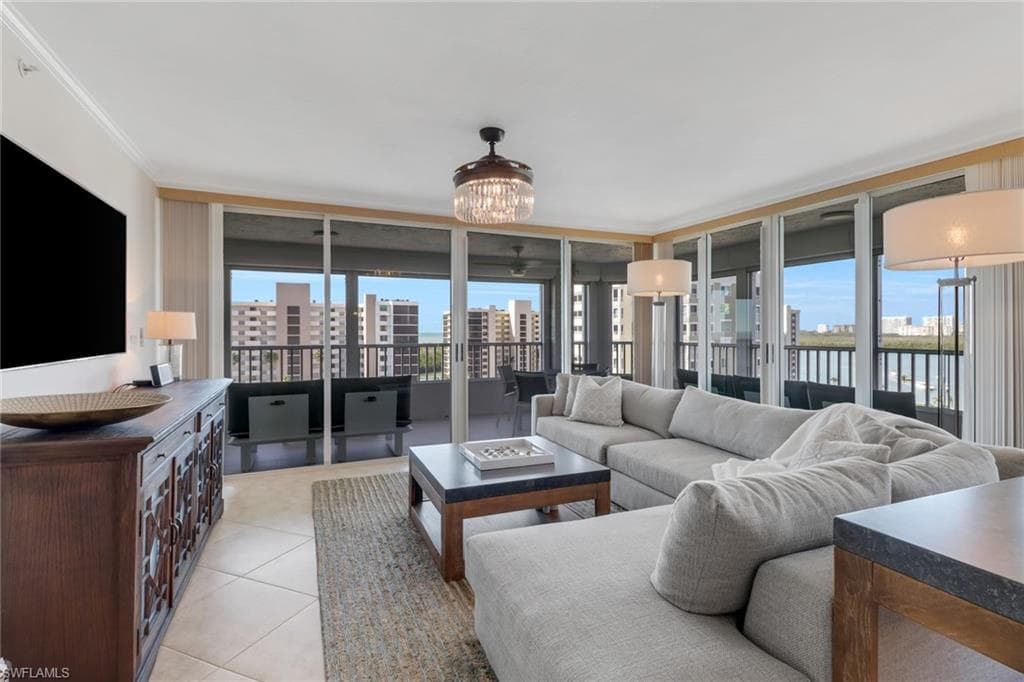25 Bluebill AVE A906 NAPLES, FL 34108
