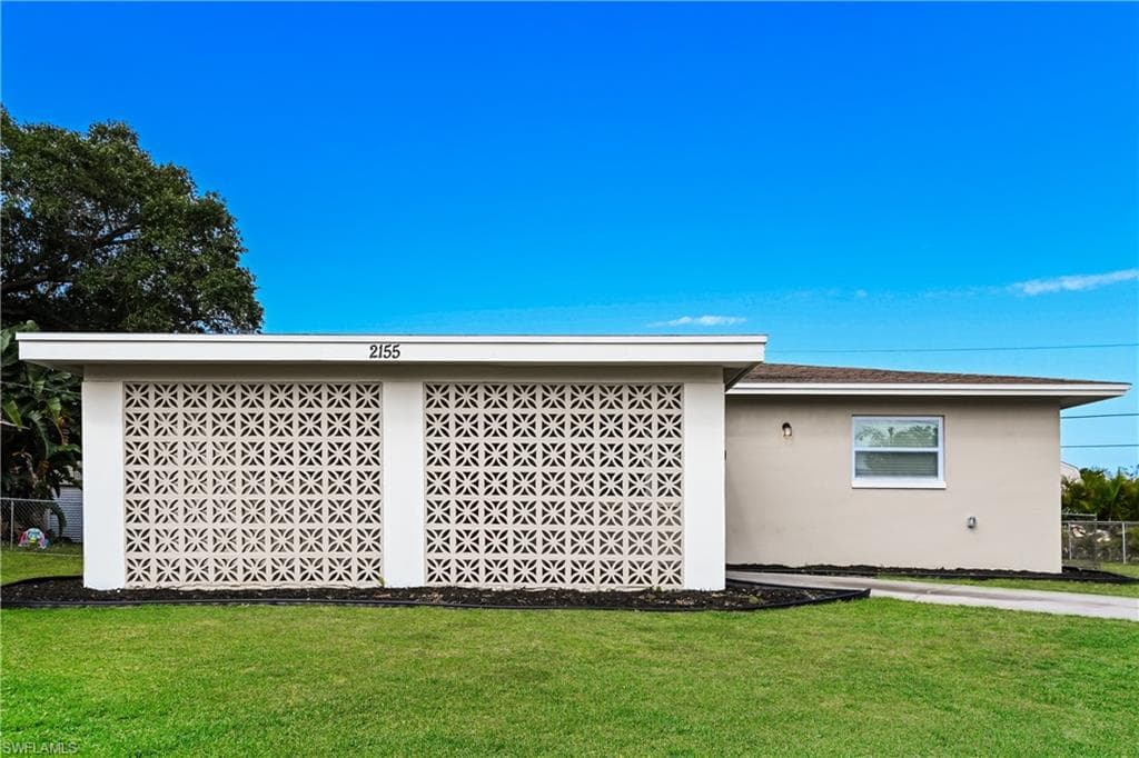 2155 Tropic AVE FORT MYERS, FL 33905