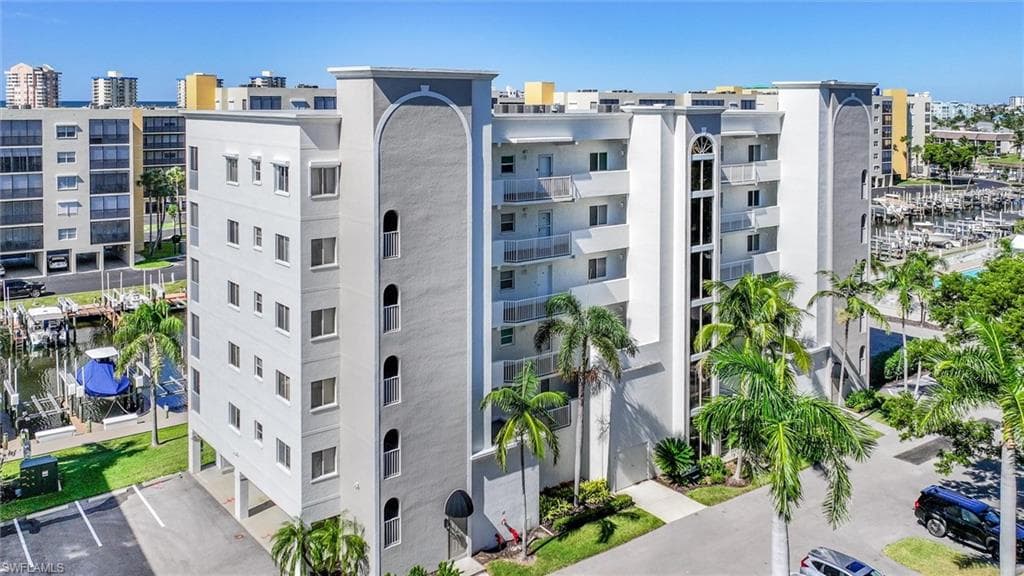 4361 Bay Beach LN 424 FORT MYERS BEACH, FL 33931