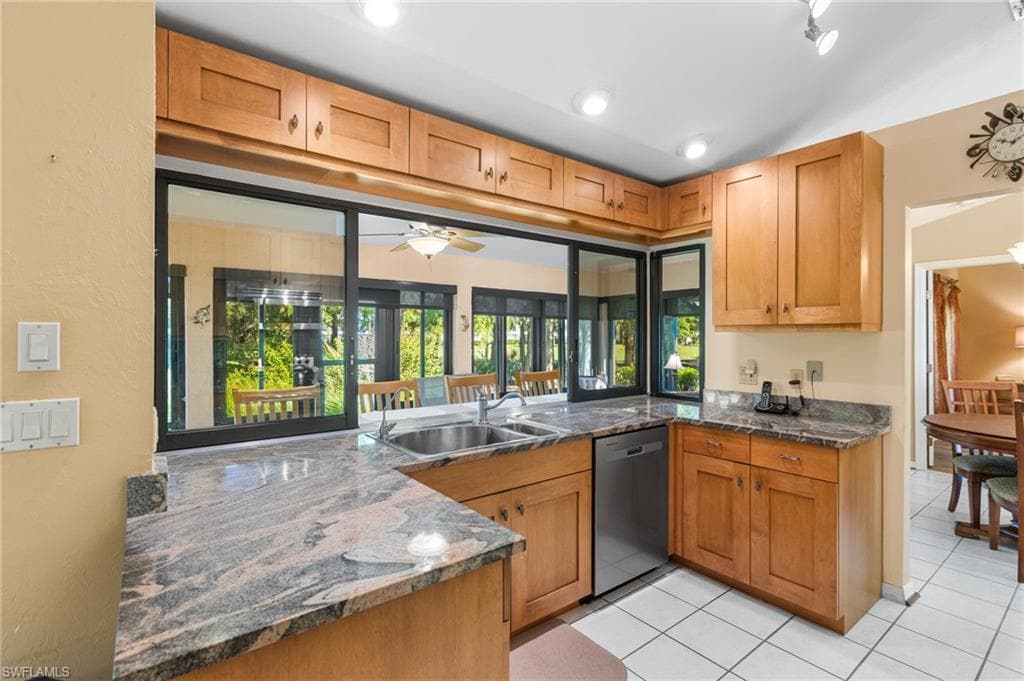 12648 Inverary CIR FORT MYERS, FL 33912